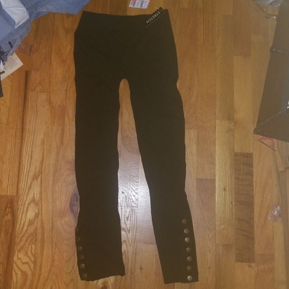 Obsessed One Size Leggings w.Snap Bottoms NEW